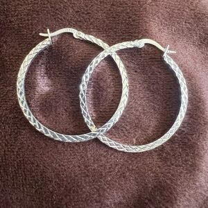 Chic Diamond Cut Hoop Earrings